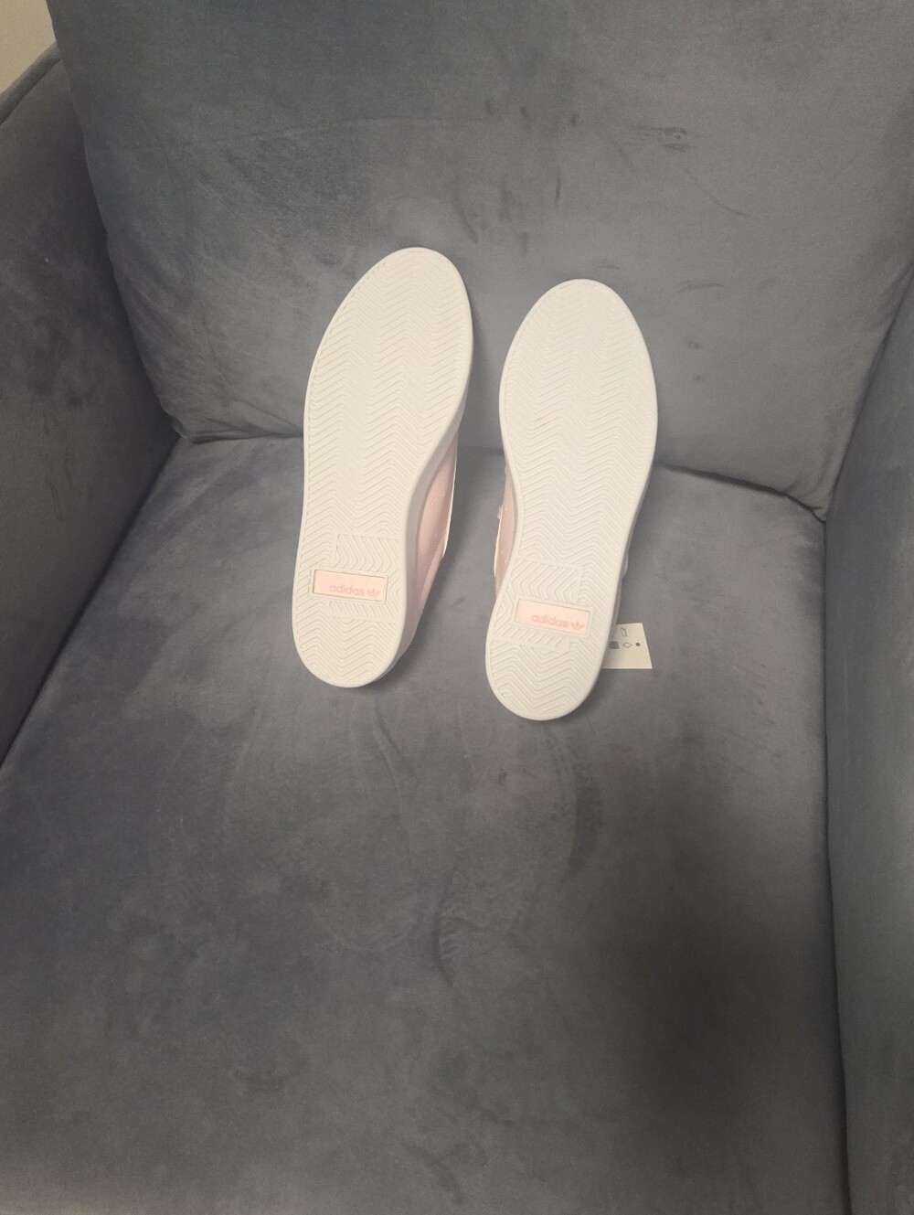 Adidas Sleek NWT pink leather shoes women’s 8 - Picture 3 of 3